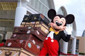 wdw_mickey_luggage